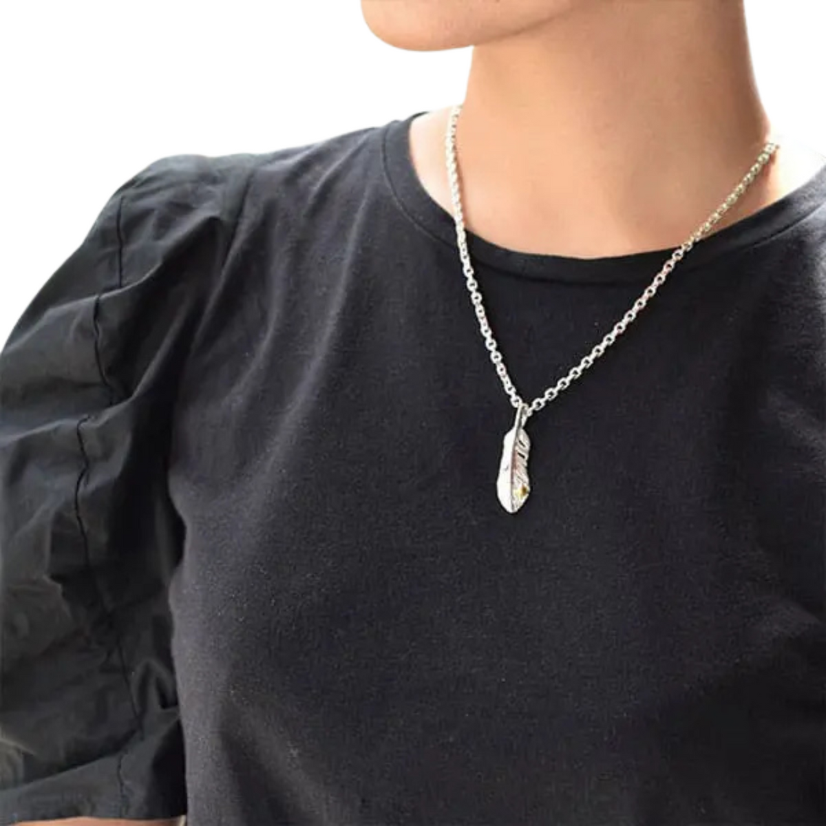 Saad White Burnt Feather (left Facing) Pendant Top K18 (18 Karat Gold) — No Color — view 3