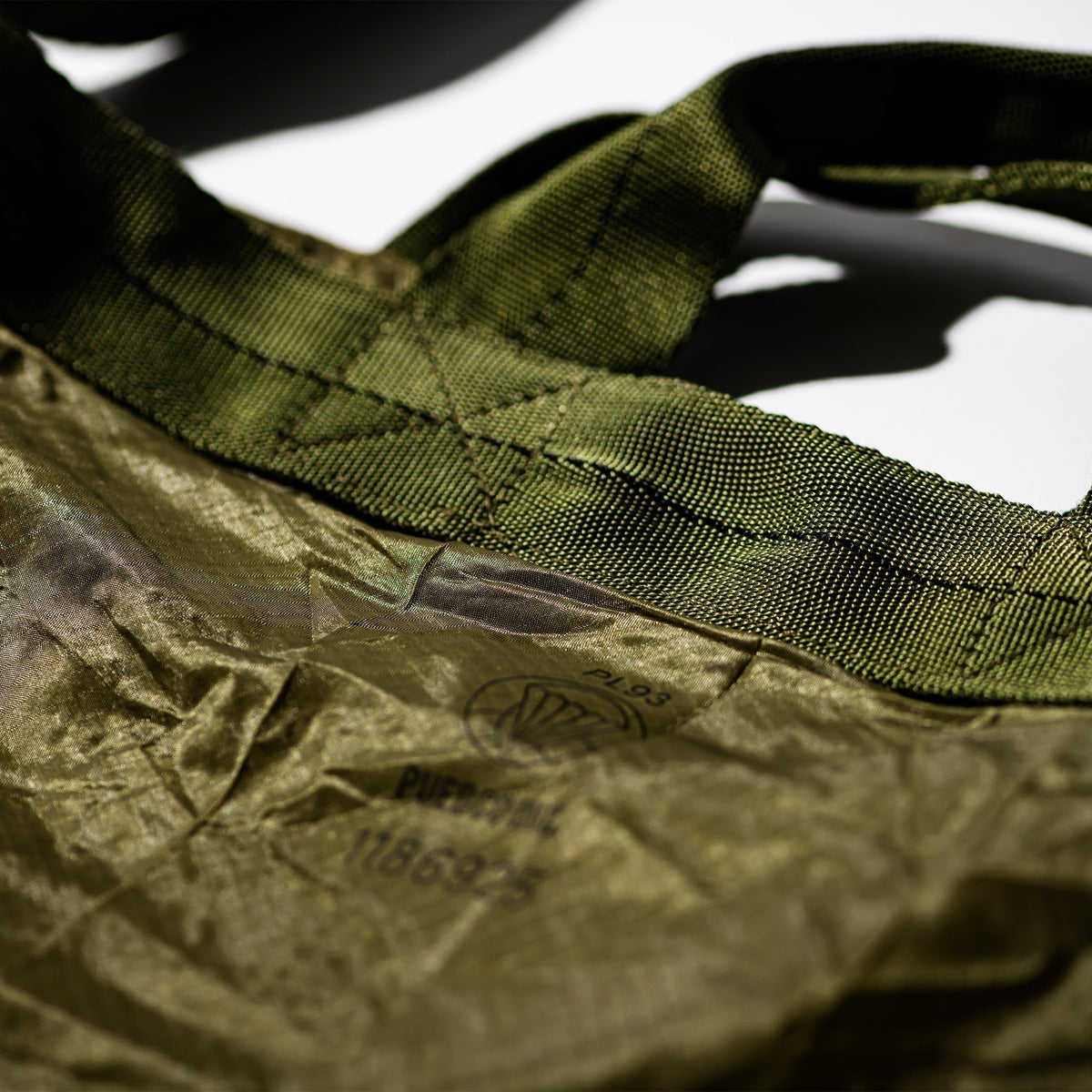 Puebco Vintage Parachute Light 2-Way Bag / Olive — view 2