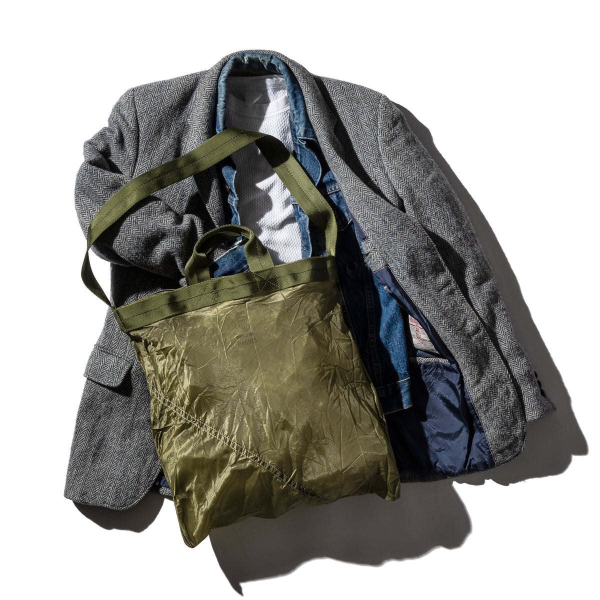 Puebco Vintage Parachute Light 2-Way Bag / Olive — front view