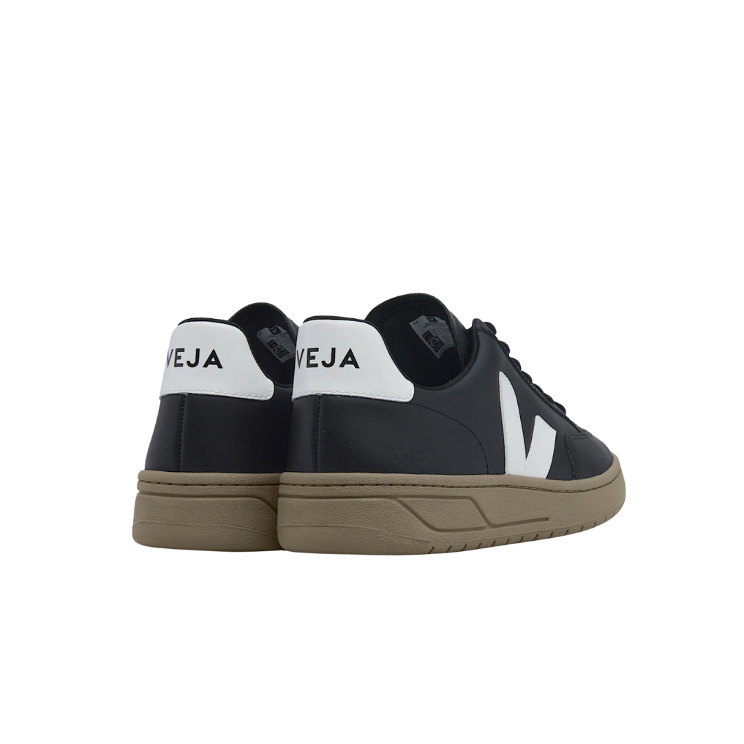 Veja V-12 — Black/White/Dune — view 3