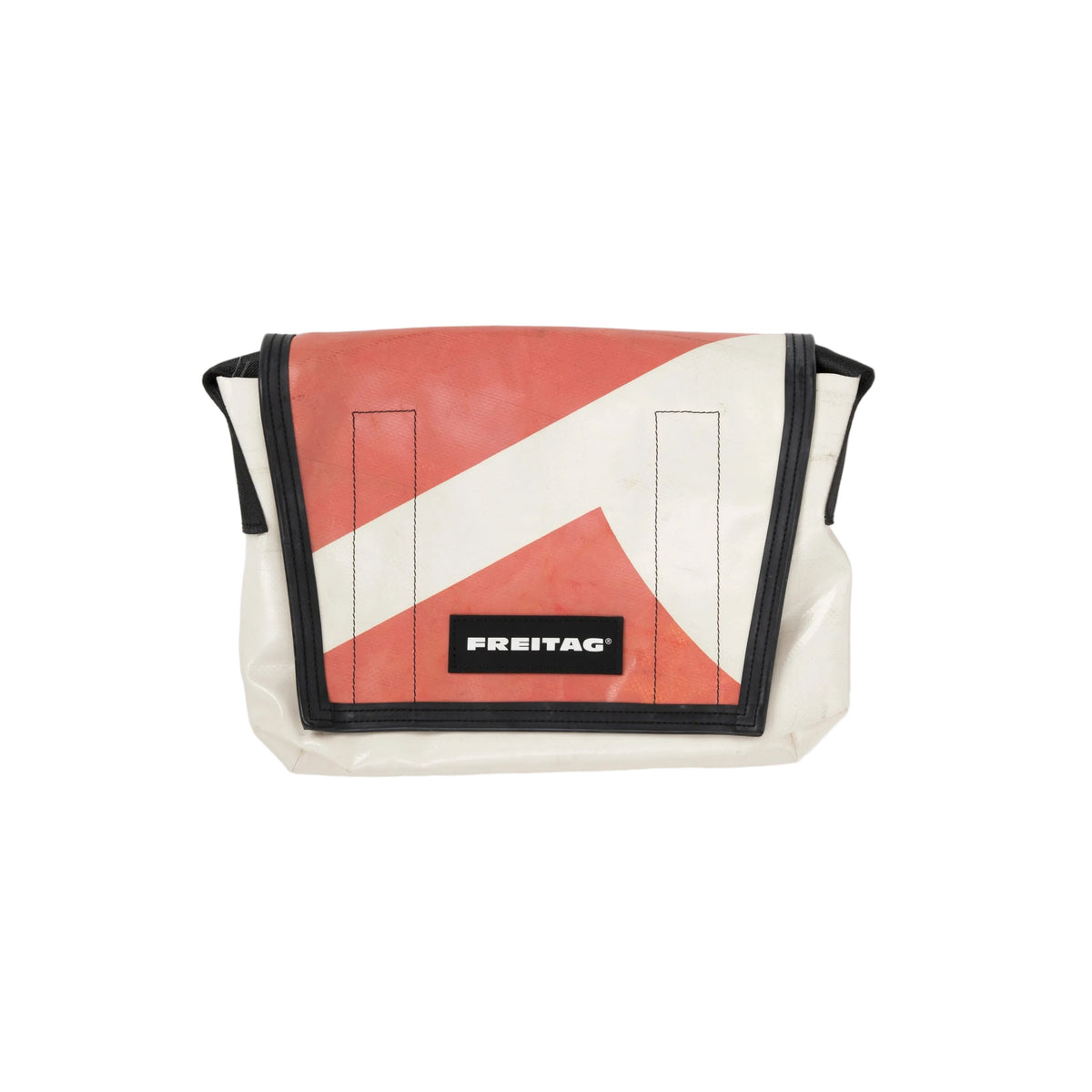 Freitag F11 Lassie — front view