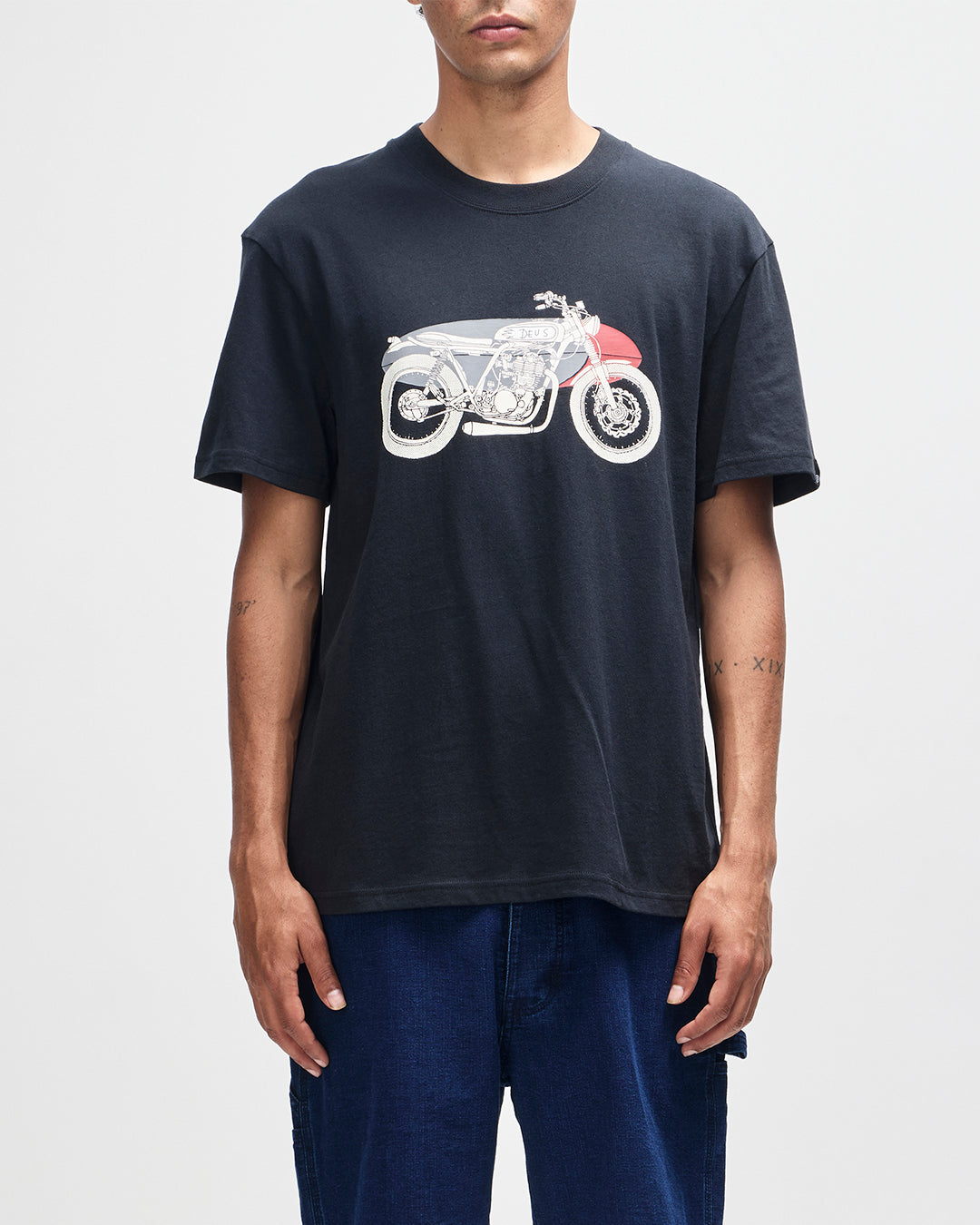 D261MTS148-DroversDogTee-Black|Model