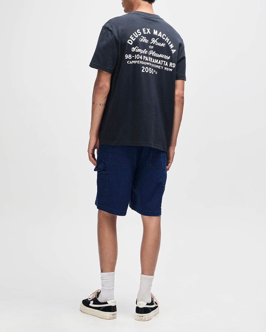 DEUS EX MACHINA DROVERS DOG TEE - BLACK