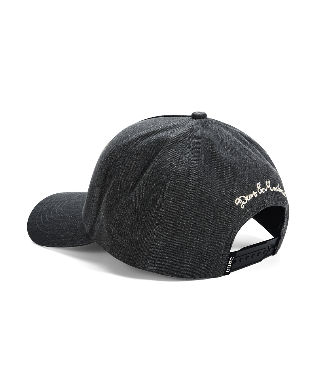 pill-deboss-cap-black|Flatlay