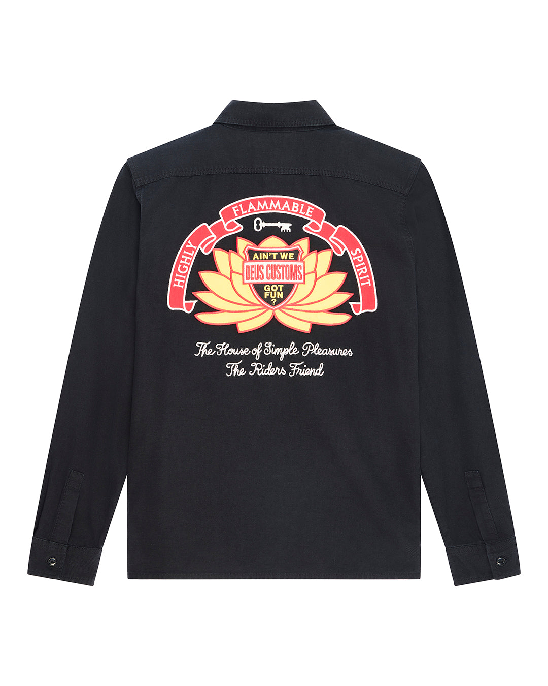 sacred-chest-shirt-black|Flatlay