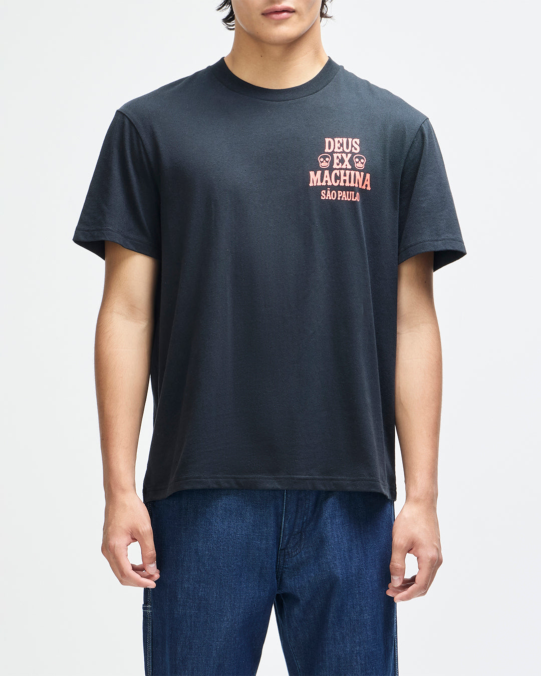 sao-paulo-ceramic-tee-black|Model