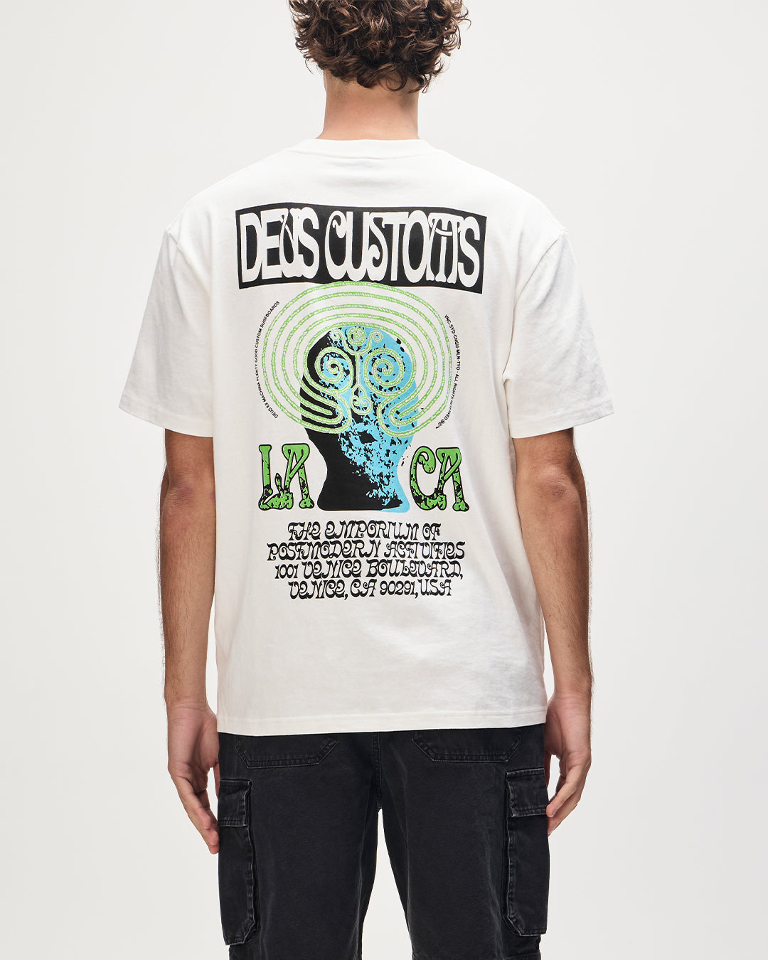 labyrinth-tee-vintage-white|Model