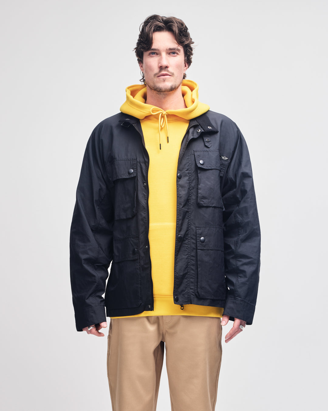 mini-trials-jacket-black|Model