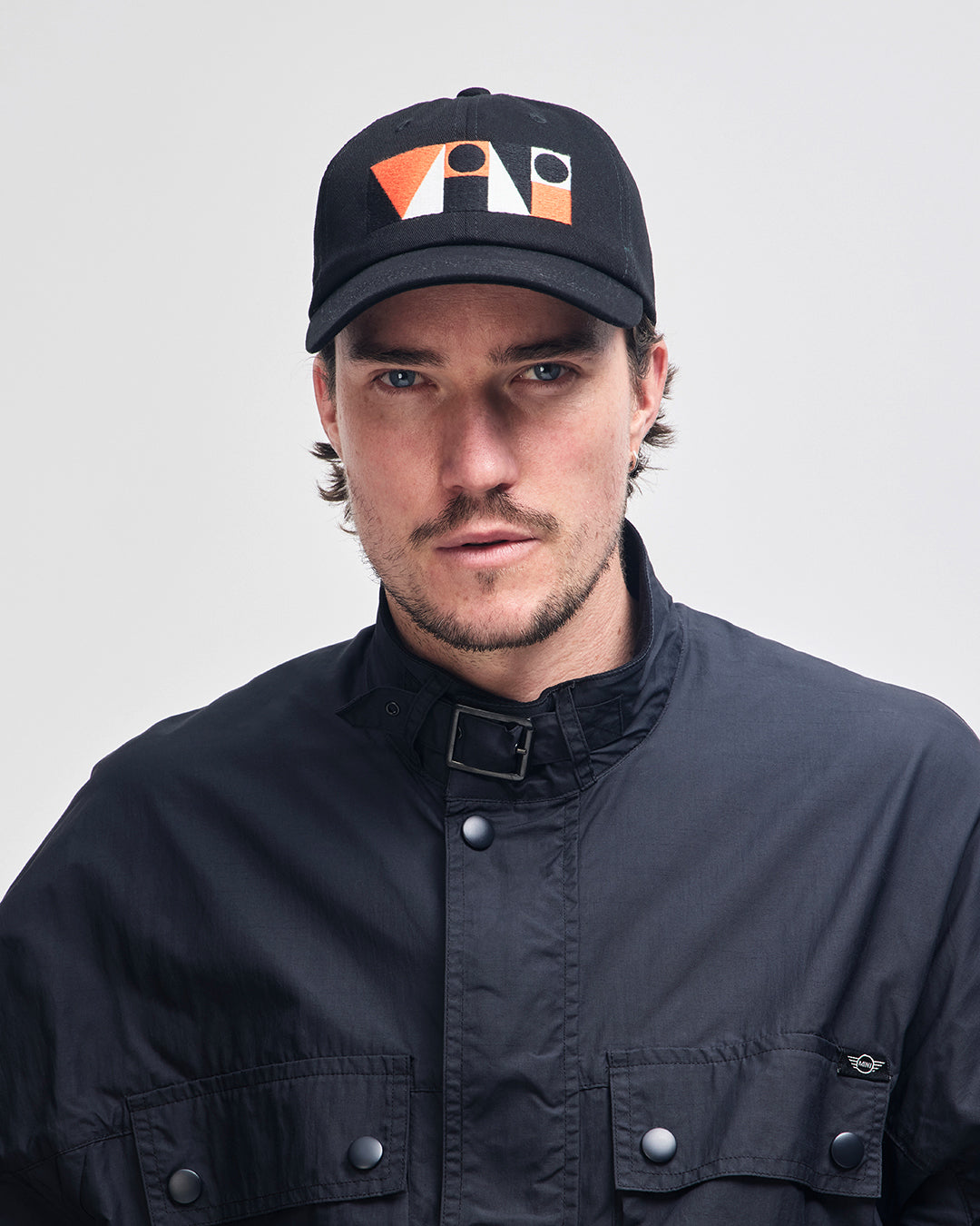 mini-mosaic-cap-black|Model