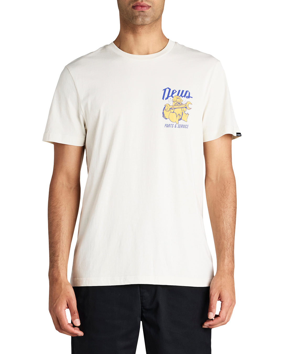 overbite-tee-dirty-white|Model