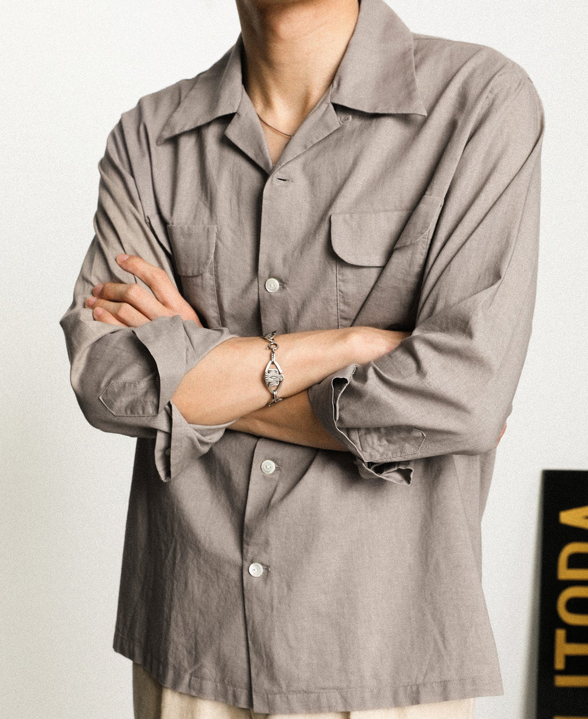 MILITORA LOT 220L 1940S LINEN-COTTON OPEN COLLAR SHIRT - KHAKI GRAY